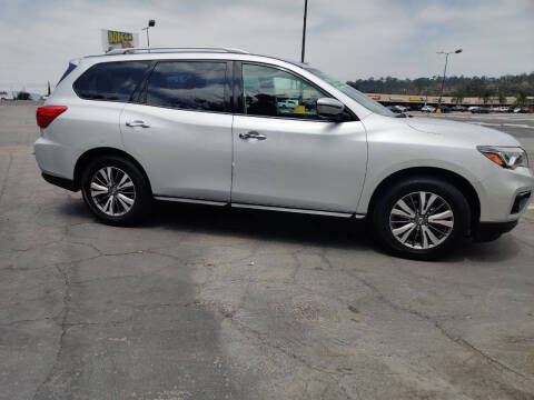 2018 Nissan Pathfinder SV