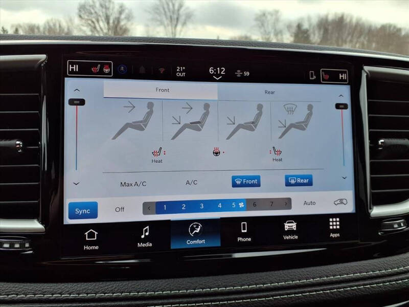 2026 Chrysler Pacifica Select
