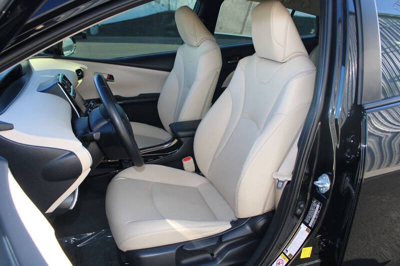 2019 Toyota Prius XLE AWD-e