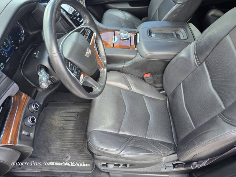2017 Cadillac Escalade Luxury