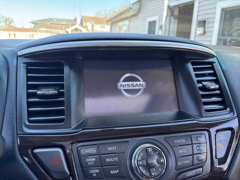 2016 Nissan Pathfinder SL