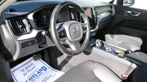 2025 Volvo XC60 B5 Plus Dark Theme