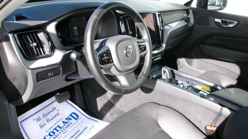 2025 Volvo XC60 B5 Plus Dark Theme