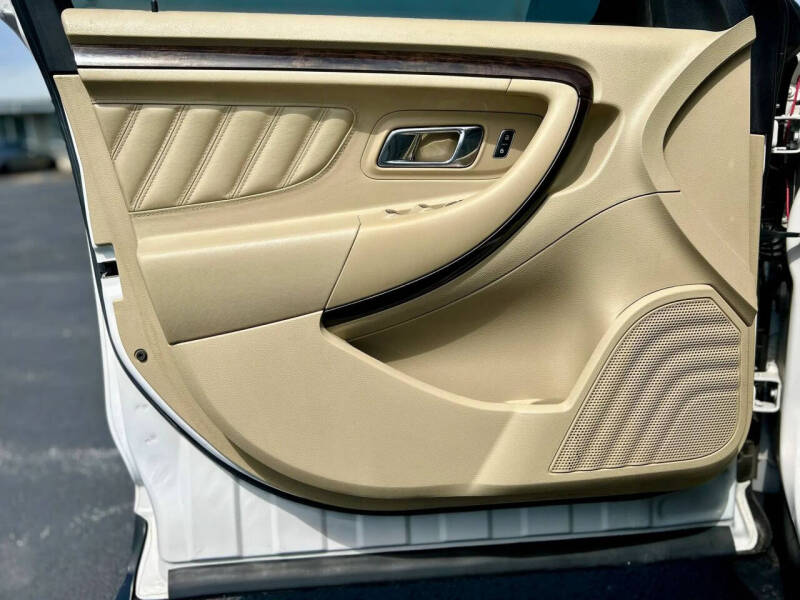 2016 Ford Taurus Limited