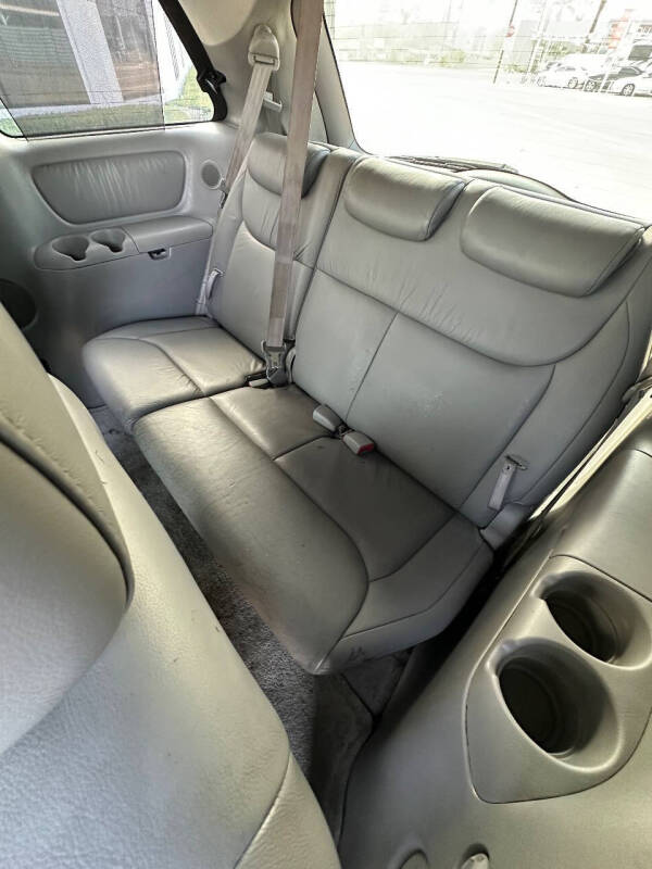 2004 Toyota Sienna XLE 7 Passenger