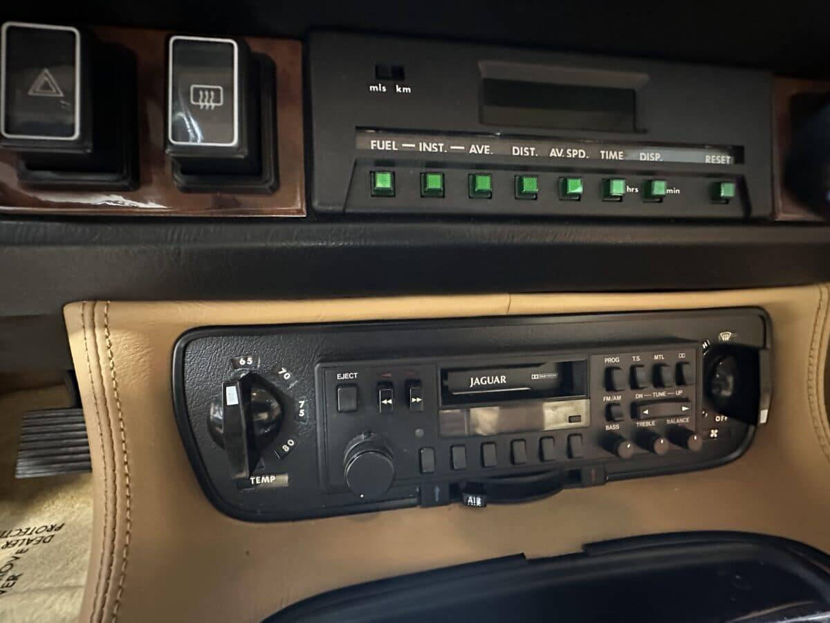 1986 Jaguar XJ-Series 16