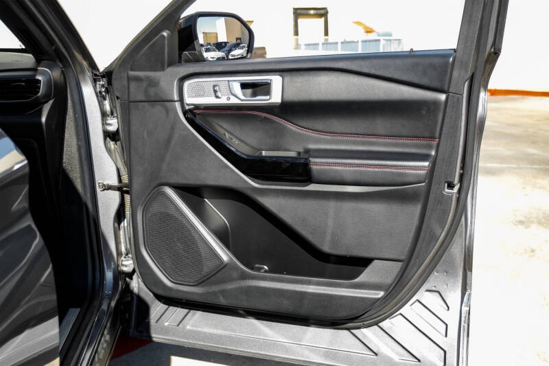 2022 Ford Explorer ST-Line