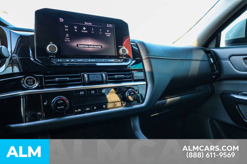 2022 Nissan Pathfinder SV