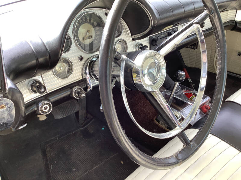 1957 Ford Thunderbird