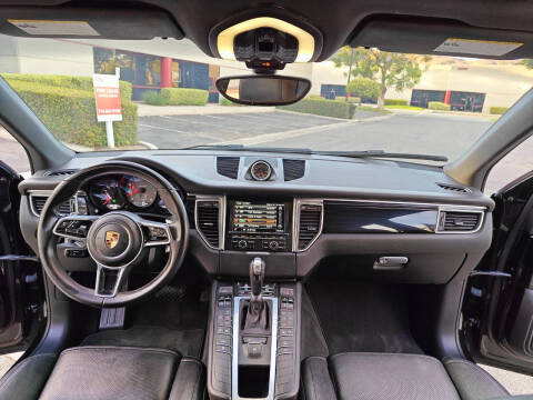 2016 Porsche Macan S