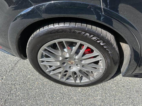 2013 Porsche Cayenne GTS