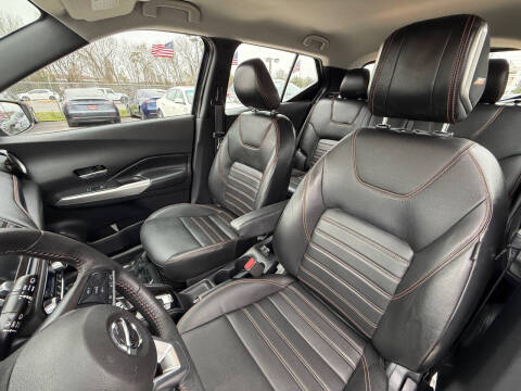 2019 Nissan Kicks SR