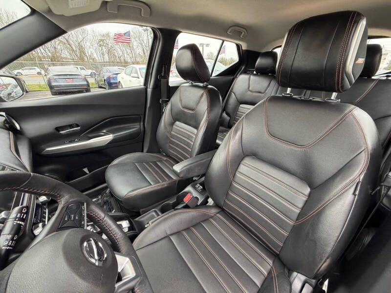 2019 Nissan Kicks SR