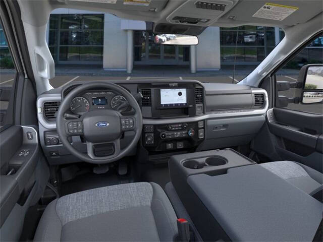 2026 Ford F-350 Super Duty XLT