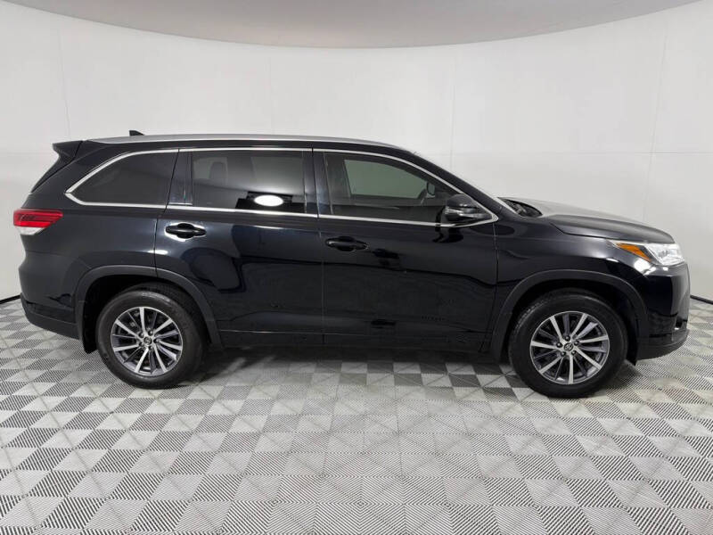 2017 Toyota Highlander SE