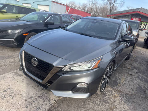 2020 Nissan Altima for sale at Best Deal Motors in Saint Charles MO