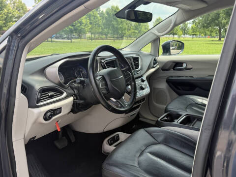 2020 Chrysler Pacifica Touring L