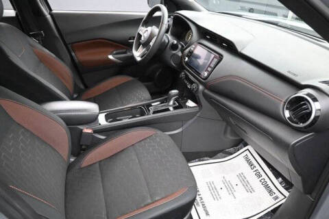 2023 Nissan Kicks SR