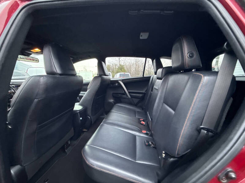 2018 Toyota RAV4 Hybrid SE