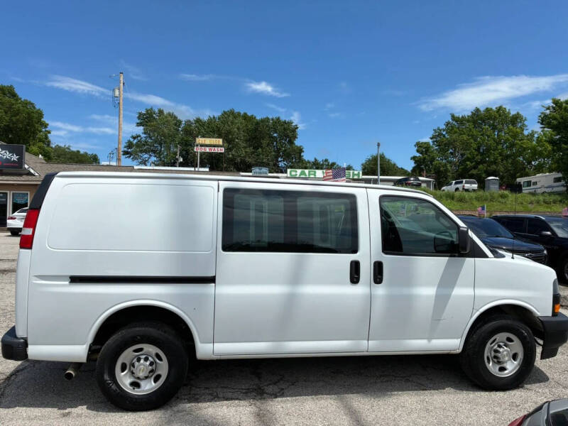2022 Chevrolet Express 2500