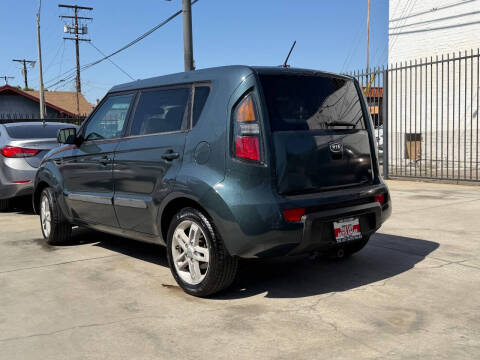 2011 Kia Soul +