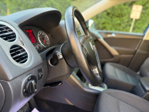 2009 Volkswagen Tiguan SE 4Motion