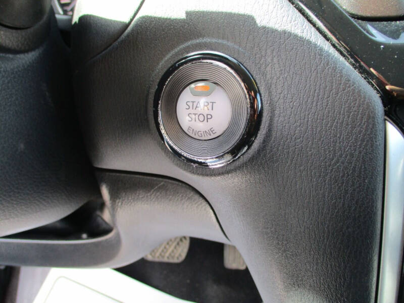 2017 Nissan Pathfinder SL