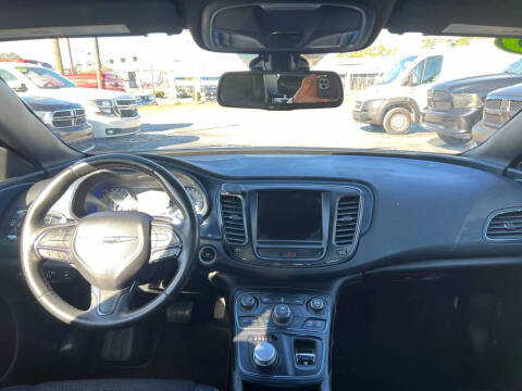 2016 Chrysler 200 S