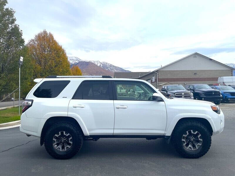 2021 Toyota 4Runner SR5 photo 3