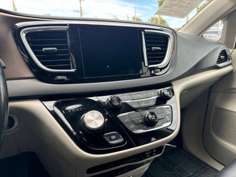 2019 Chrysler Pacifica Touring L Plus