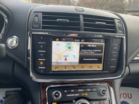 2017 Lincoln Continental Select