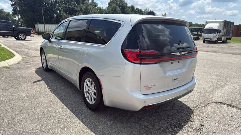2024 Chrysler Pacifica Touring L