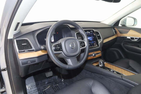 2024 Volvo XC90 B5 Plus Bright Theme