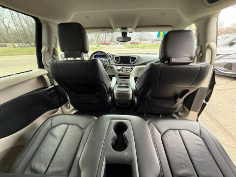 2017 Chrysler Pacifica Touring-L