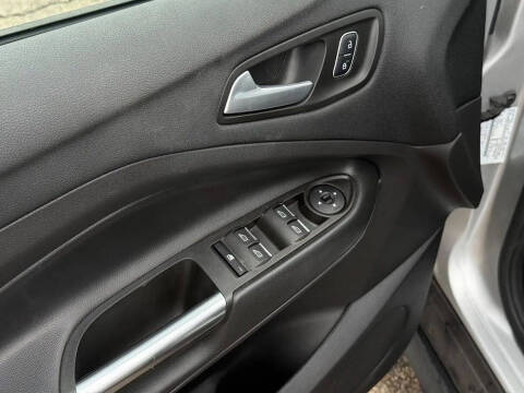 2017 Ford C-MAX Hybrid SE