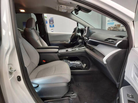 2026 Toyota Sienna LE 8-Passenger