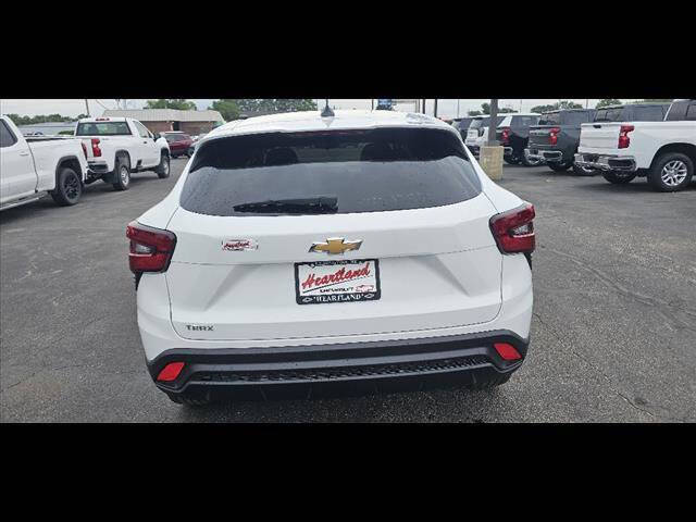 2025 Chevrolet Trax LS