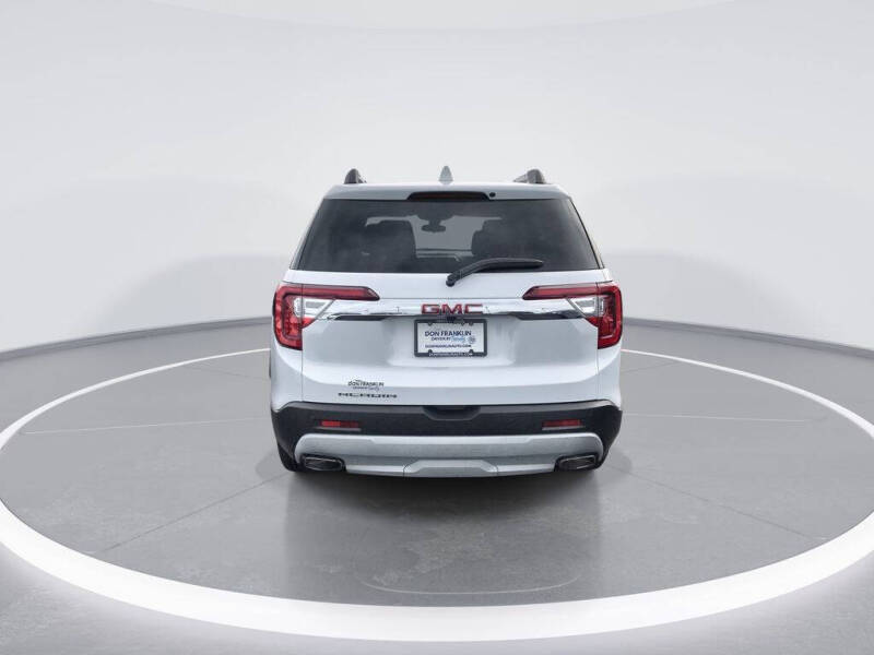 2023 GMC Acadia SLE