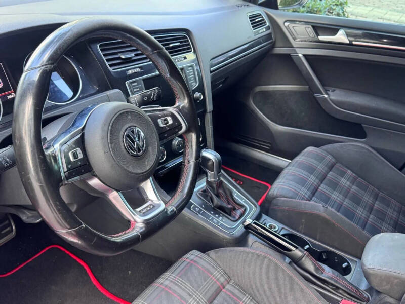 2017 Volkswagen Golf GTI S