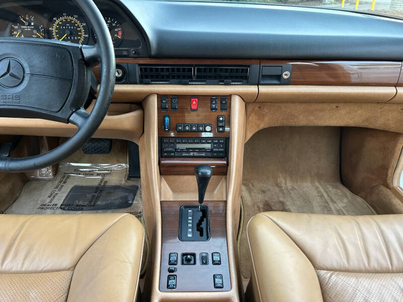 1989 Mercedes-Benz 300-Class 300 SE