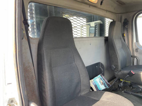 2012 Freightliner Business class M2