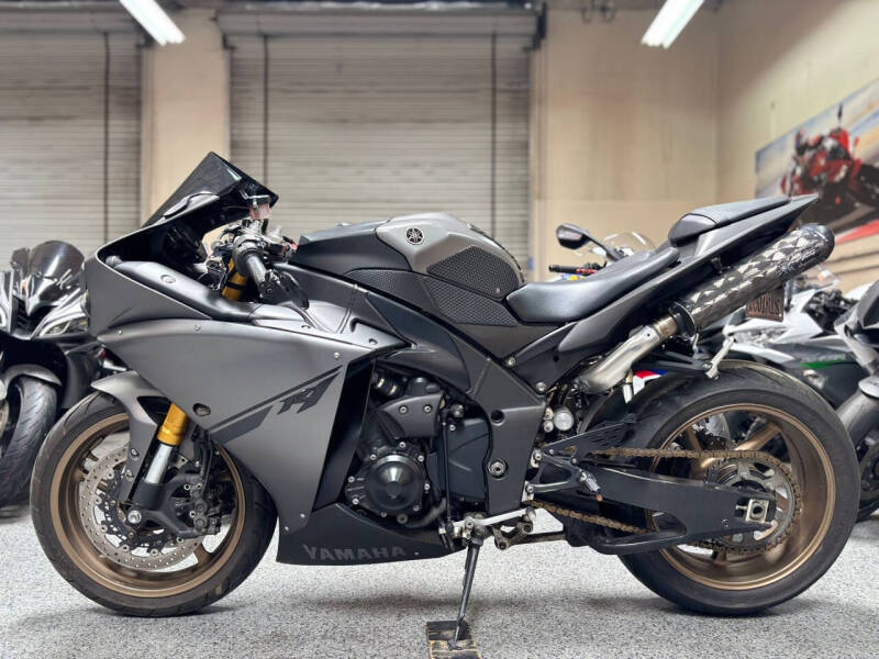 2013 Yamaha YZF-R1