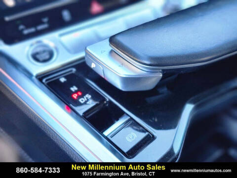 2024 Audi Q8 Sportback e-tron quattro Prestige S line