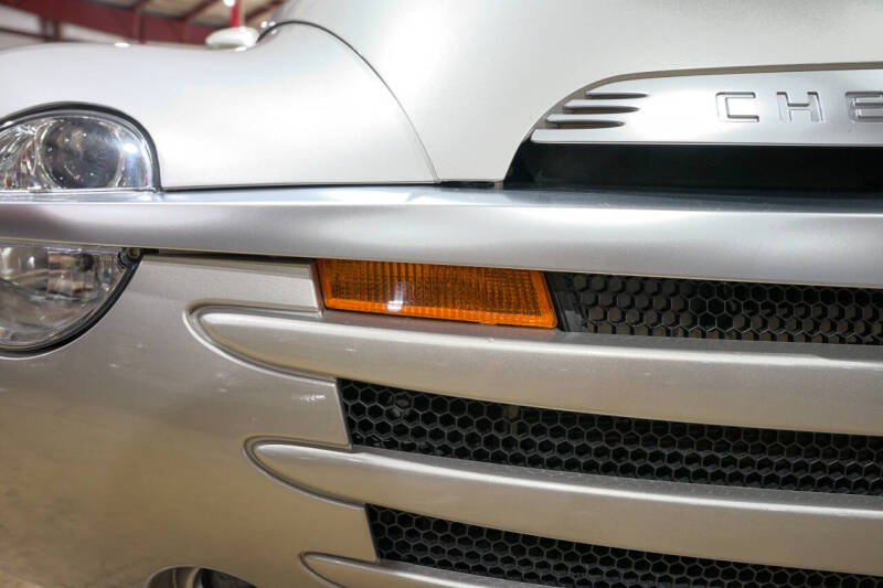 2004 Chevrolet SSR LS