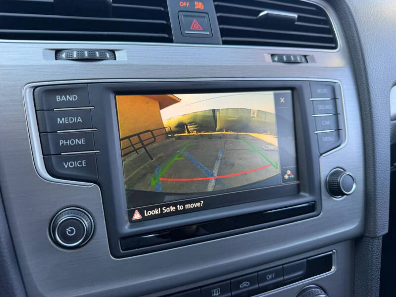 2016 Volkswagen Golf TSI S
