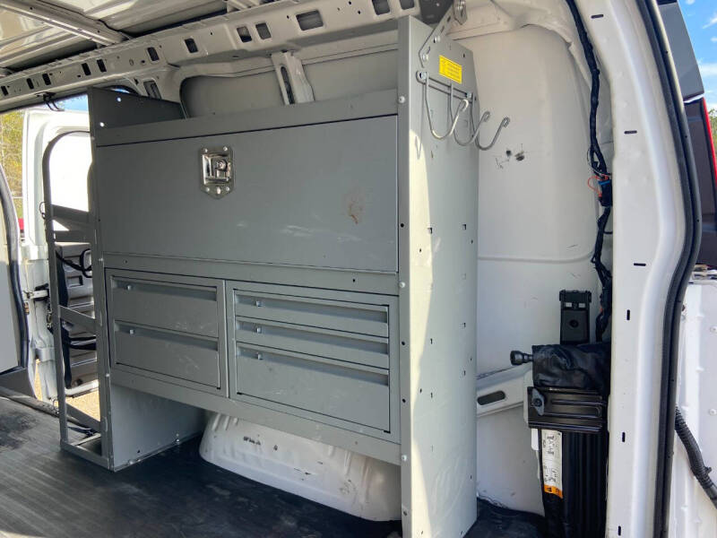 2023 Chevrolet Express 2500