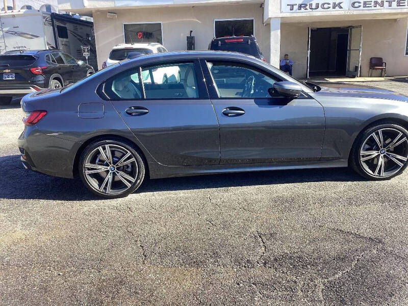 2022 BMW 3 Series 330i's photo