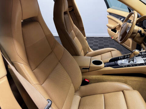 2015 Porsche Panamera 4