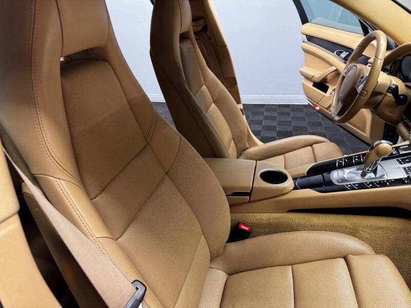 2015 Porsche Panamera 4