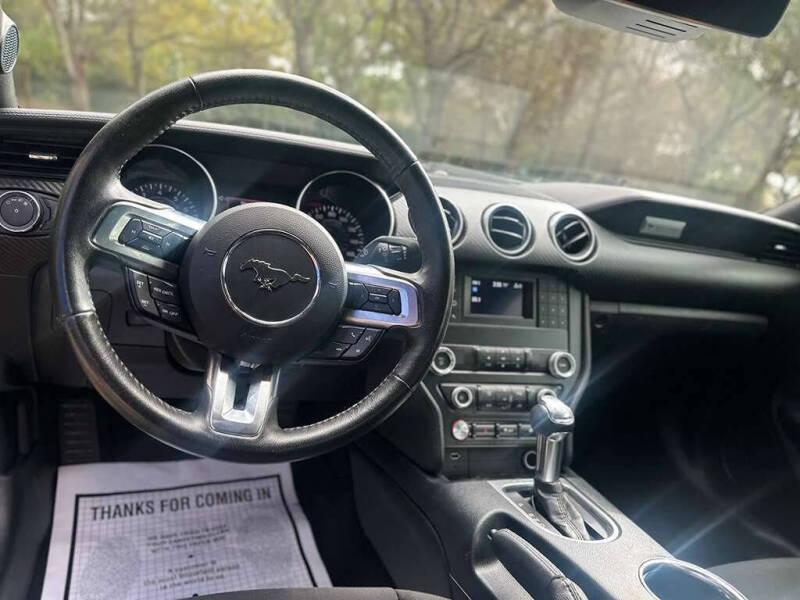 2021 Ford Mustang EcoBoost